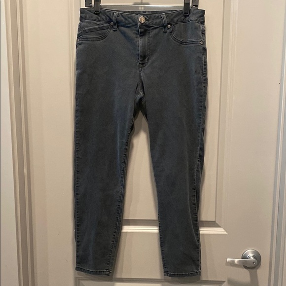 1822 Denim Gray Ankle Cropped Jeans Size 14 Modern Slim Fit - Picture 1 of 6
